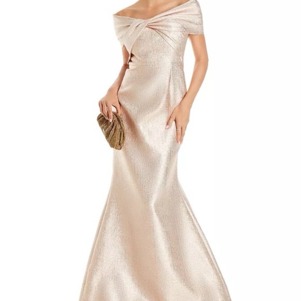 TeriJon by Rickie Freeman OFF SHOULDERMetallic Jacquard Twist Bodice formal gown